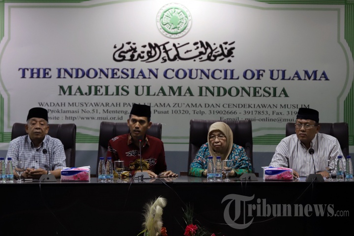 MUI Fatwakan Salat di Rumah Akibat Penyebaran Virus Covid19
