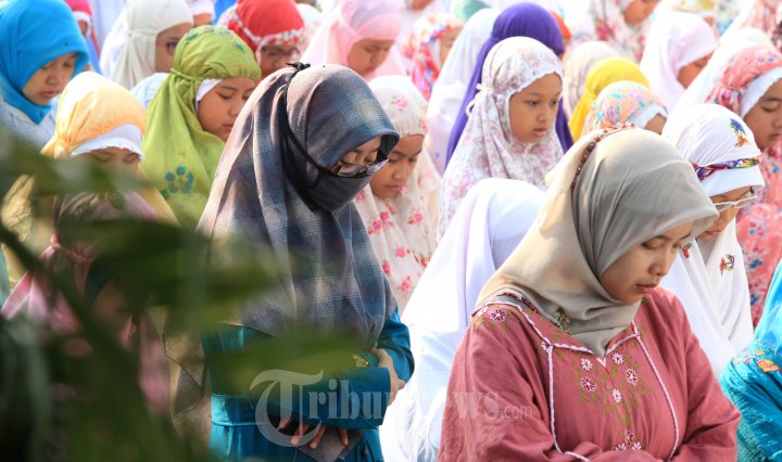 Murid dan Guru Darul Hikam Gelar Salat Minta Hujan