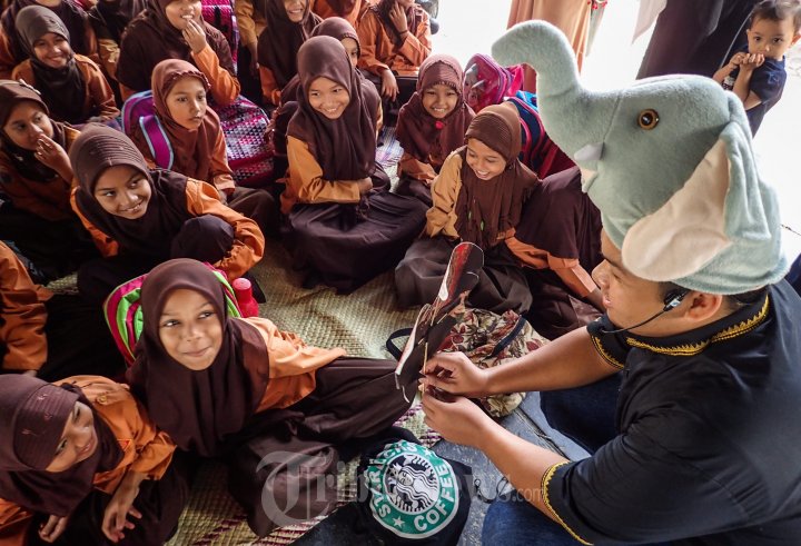 Murid SD Peringati Hari Gajah Sedunia