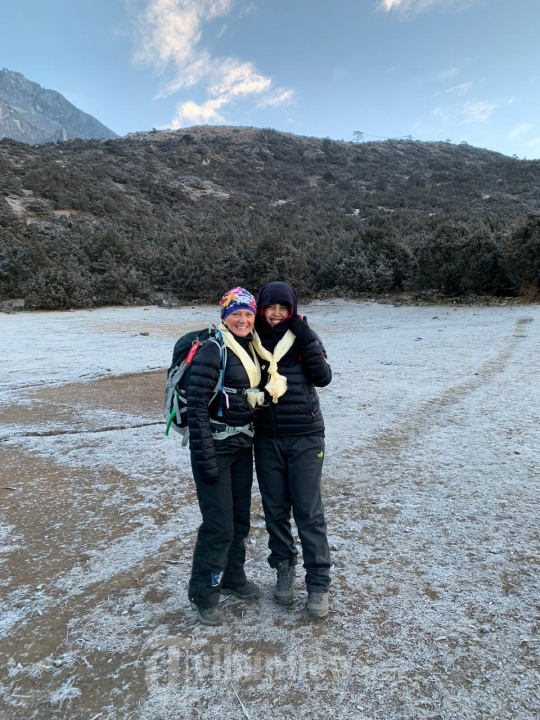 Naila Novaranti Lakukan Terjun Payung Dari Atas Mount Everest