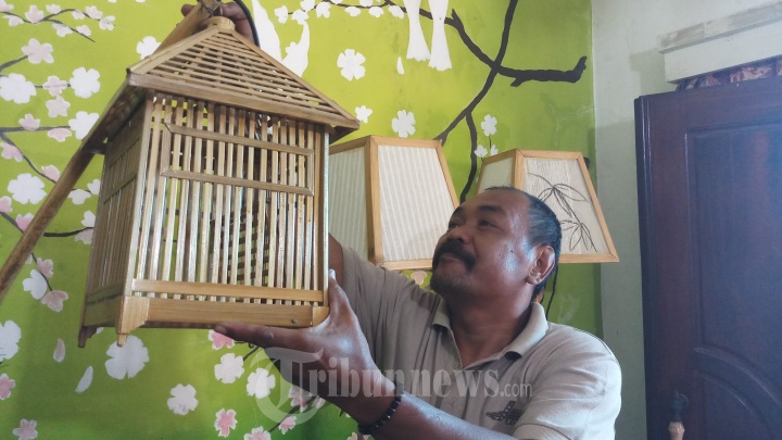 Nana Suryana Pengrajin Lampu Lampion