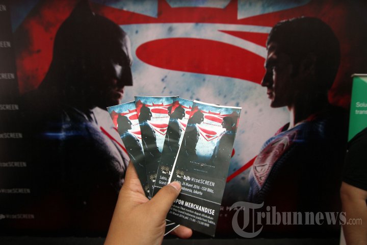 Nonton Batman vs Superman Bersama BJB WideScreen
