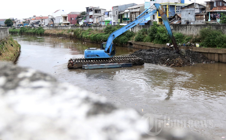 Normalisasi Kali Ciliwung di Daerah Bukit Duri Jakarta Selatan
