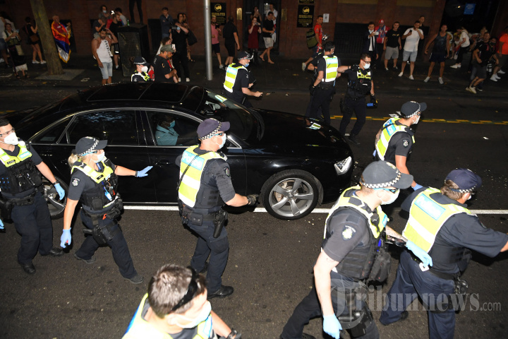 Novak Djokovic Bebas, Pendukung Bersukacita