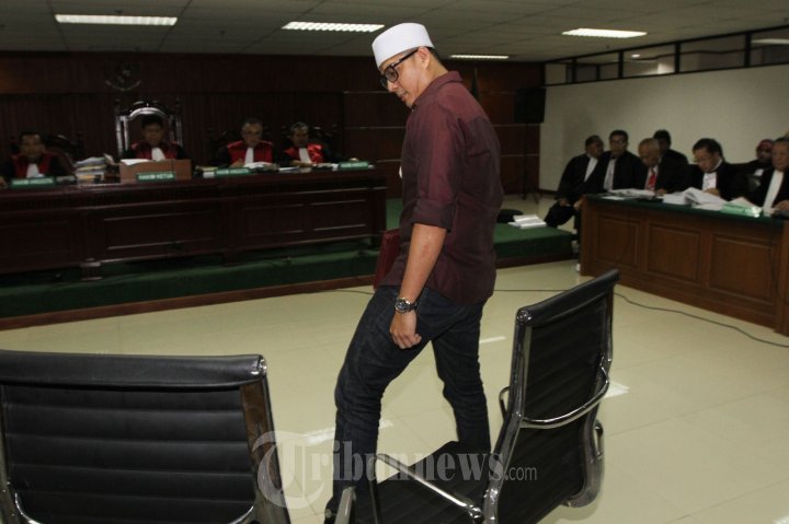 OC Kaligis Jalani Sidang Mendengarkan Kesaksian