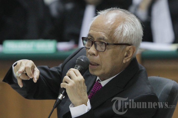 OC Kaligis Jalani Sidang Pemeriksaan Terdakwa