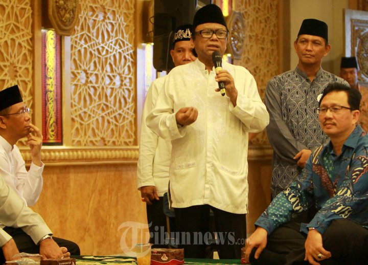Oesman Sapta Odang Adakan Buka Puasa Bersama