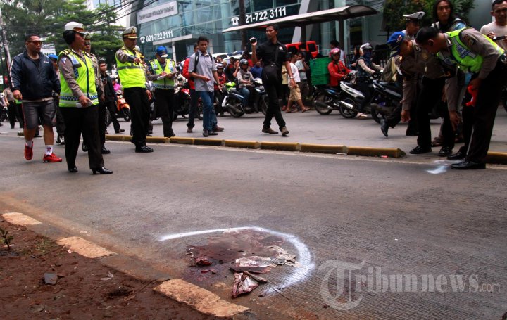 Olah TKP Kecelakaan Maut Pondok Indah