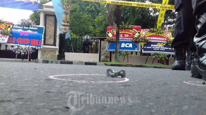 Olah TKP Pasca BOM Bunuh Diri di Mapolresta Surakarta