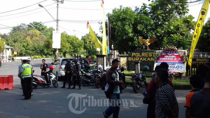 Olah TKP Pasca BOM Bunuh Diri di Mapolresta Surakarta