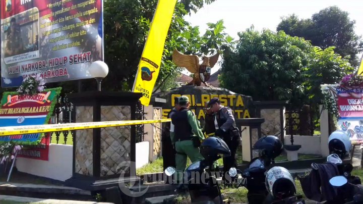 Olah TKP Pasca BOM Bunuh Diri di Mapolresta Surakarta