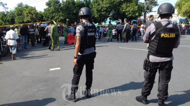 Olah TKP Pasca BOM Bunuh Diri di Mapolresta Surakarta