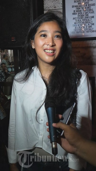 Olivia Zalianty Hadiri HUT Rahayu Saraswati