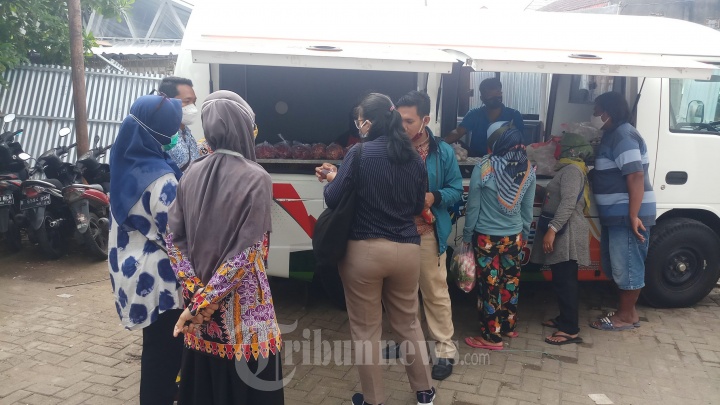 Operasi Cabe Murah di Pasar Kalideres Jakarta