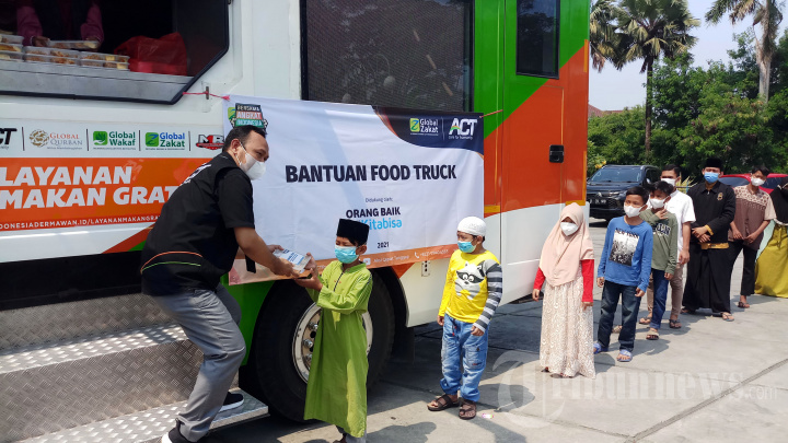 Operasi Makan Gratis bagi Warga Terdampak Covid-19