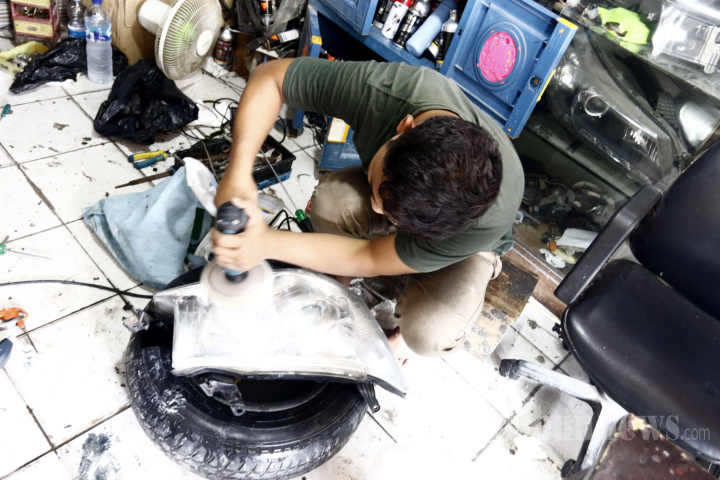 Optimalkan Lampu Mobil, Moren Motor Layani Teknik Nano Coating