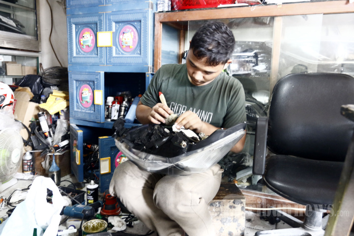 Optimalkan Lampu Mobil, Moren Motor Layani Teknik Nano Coating