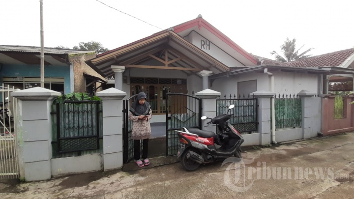 Orang Tua dari WNI yang Sedang Dikarantina