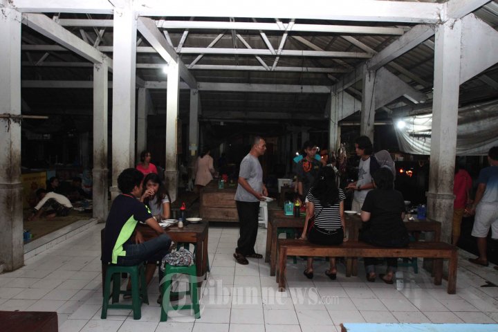 Pak Bari Penjual Sate Klatak Bantul