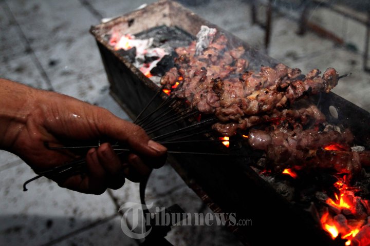 Pak Bari Penjual Sate Klatak Bantul