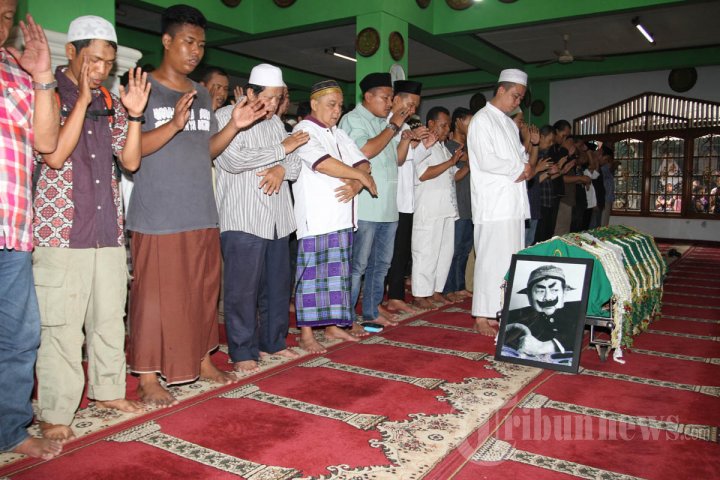 Pak Raden Dimakamkan