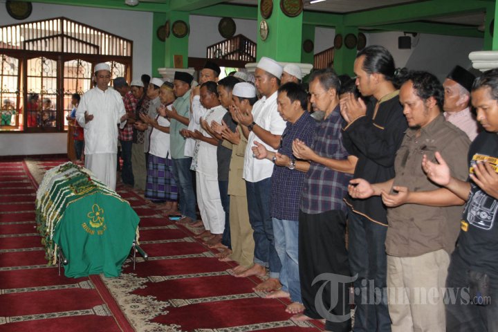 Pak Raden Dimakamkan