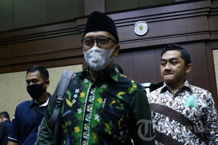 Pakai Masker, Imam Nahrawi Jalani Sidang Lanjutan Kasusnya