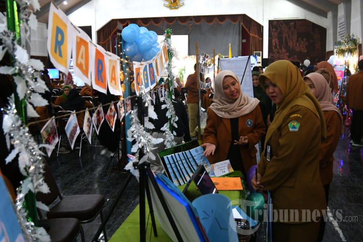Pameran Gelar Karya Pendidikan Profesi Guru