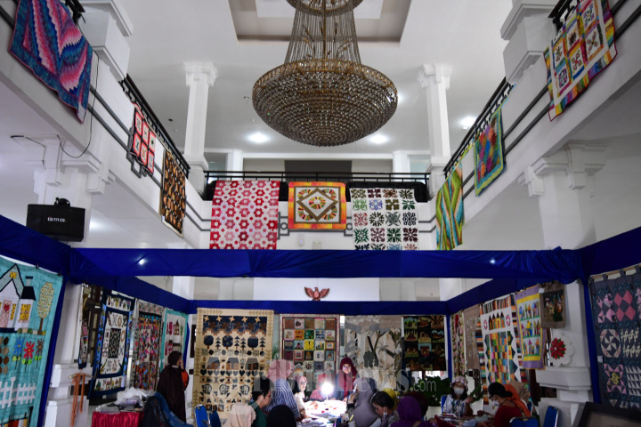 Pameran Kain Perca Seni Kriya Tekstil Bertajuk Parade Perca