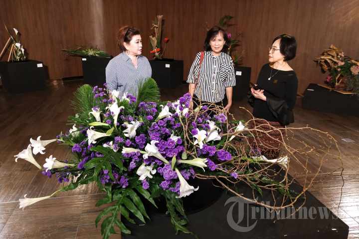 Pameran Karya Ikebana di Gastro Central Pullman Hotel Bandung