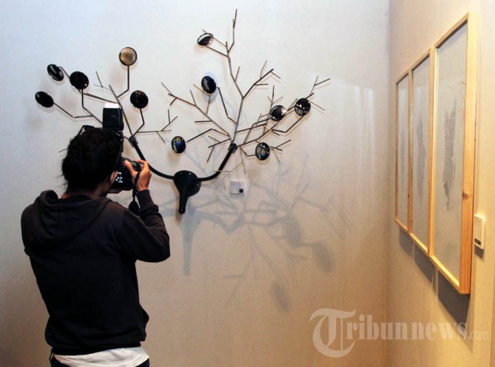 Pameran No Other Color Martell Art Exhibition