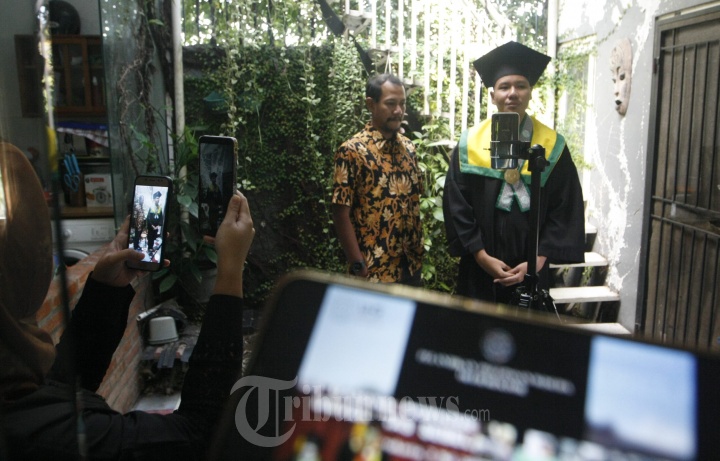 Pandemi Covid-19 UNS Melakukan Wisuda Online Untuk 257 Mahasiswa