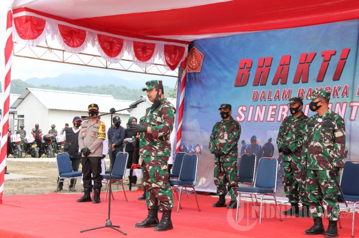 Pangkogabwilhan II Serahkan Paket Sembako HUT Ke-75 TNI