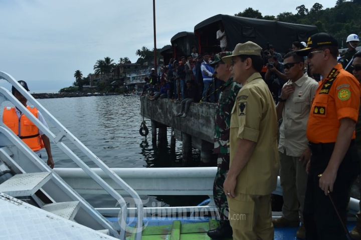 Panglima dan Kapolri Kunjungi Korban KM Sinar Bangun