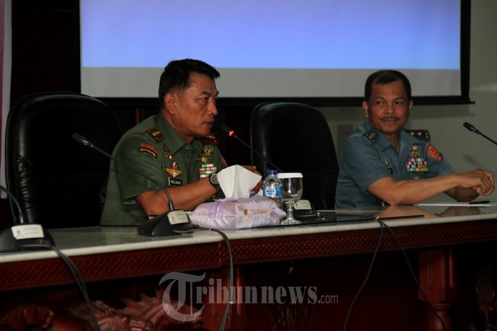 Panglima TNI Bekali Anggota DPRD Provinsi