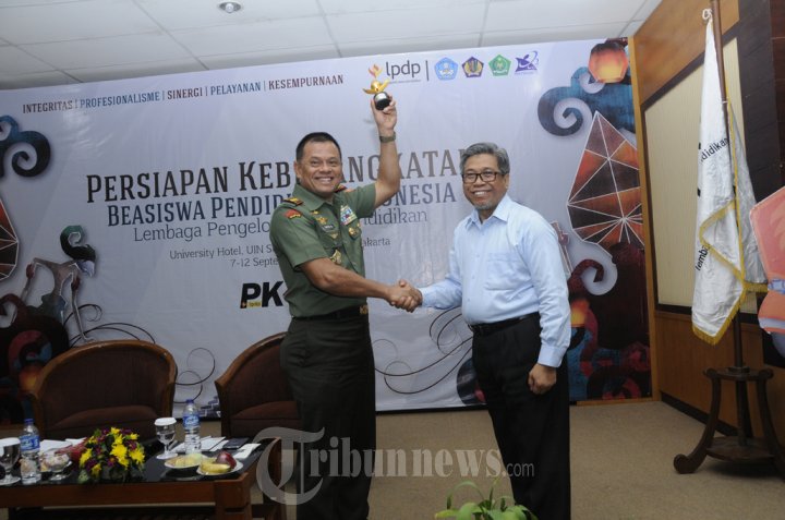 Panglima TNI Beri Pengarahan 125 Calon Master dan Doktor