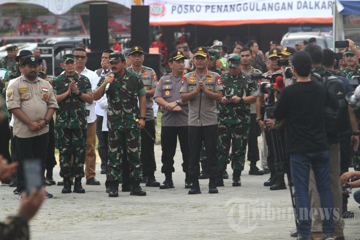 Panglima TNI dan Kapolri Tinjau Posko Relawan Karhutla