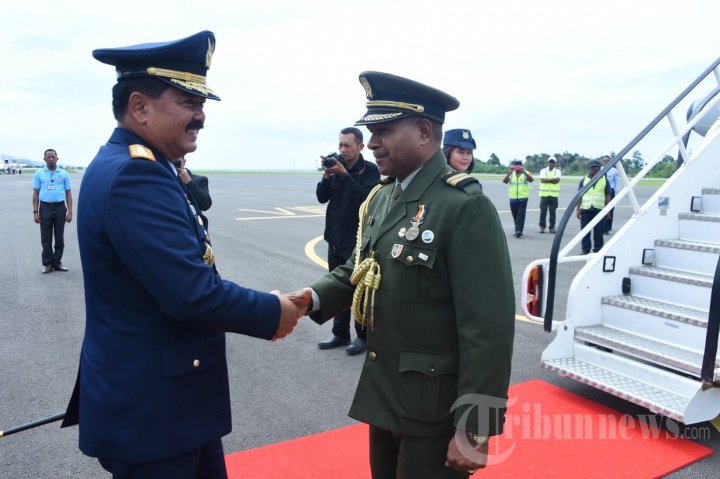 Panglima TNI Hadiri Undangan Upacara HUT ke-18 F-FDTL