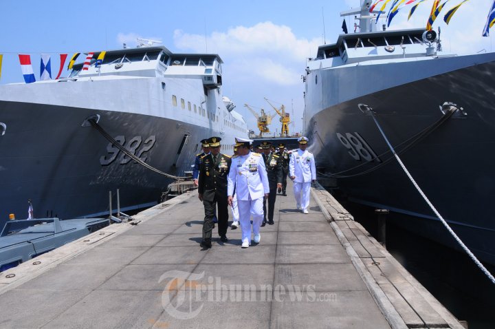 Panglima TNI Insspeksi Kapal Perang Republik Indonesia