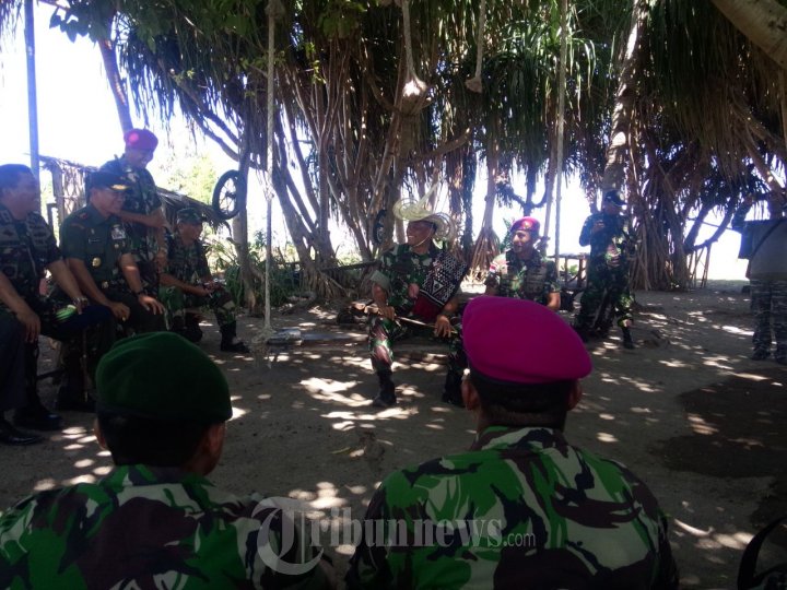 Panglima TNI Kunjungi Pulau Ndana NTT
