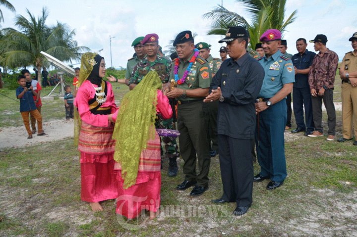 Panglima TNI kunjungi Pulau Terluar NKRI