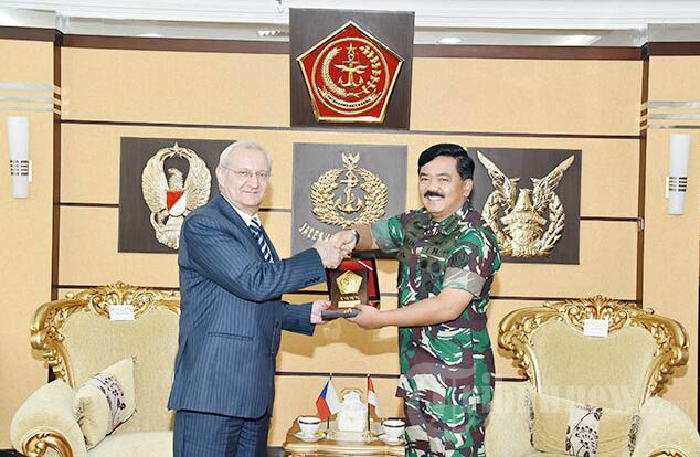 Panglima TNI Menerima Kunjungan Kehormatan Dubes Republik Ceko