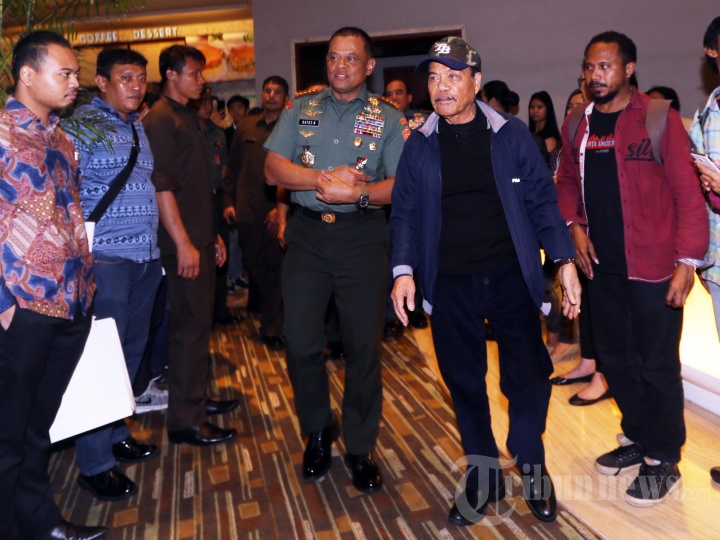 Panglima TNI Nobar Film Merah Putih Memanggil
