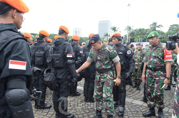 Panglima TNI Pimpin Apel Gelar Pasukan Pengamanan KTT OKI