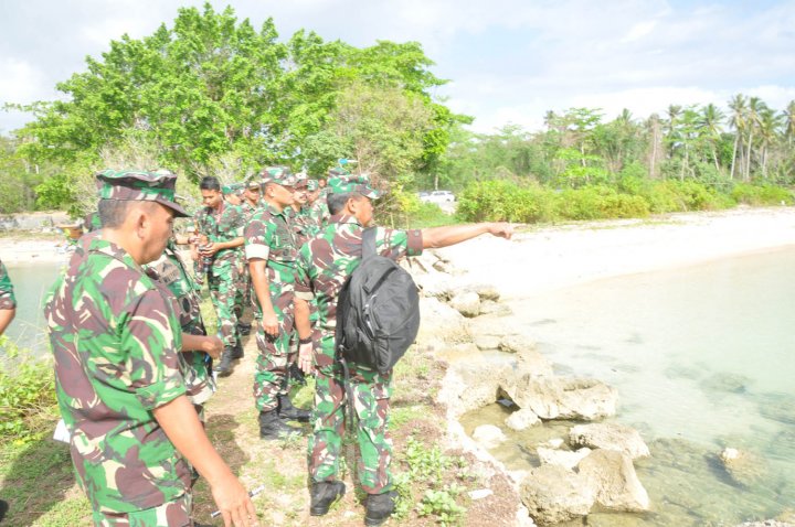 Panglima TNI Tinjau Bekas Dermaga Sekutu di Morotai