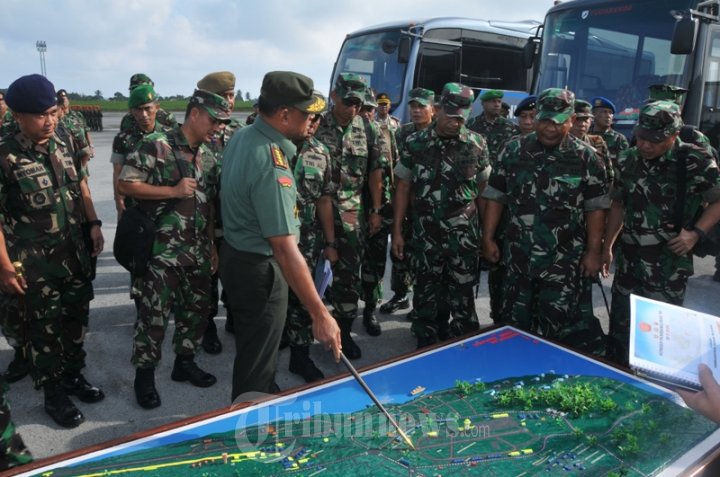 Panglima TNI Tinjau Dermaga Pangkalan AL Pulau Biak