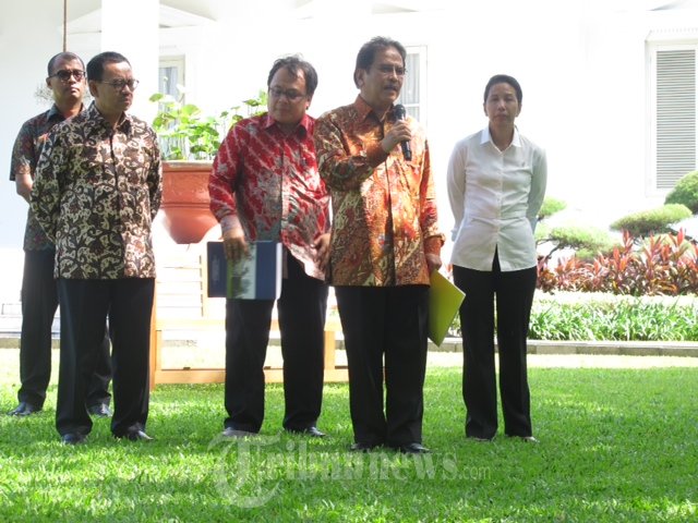 Para Menteri Konpers Penurunan Harga BBM