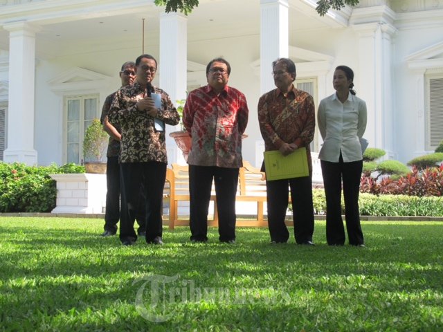 Para Menteri Konpers Penurunan Harga BBM