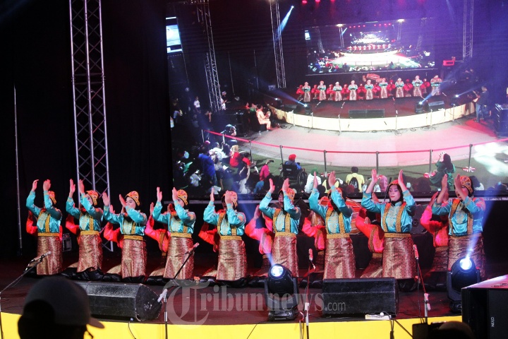 Para Peserta Seni dan Budaya Hadir Di Festival Seni Budaya