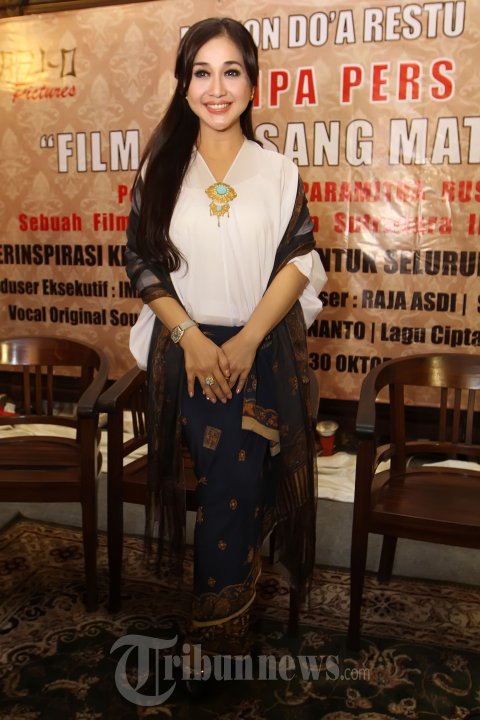Paramitha Rusady Perankan Buruh Cuci di Film Sepasang Mata Ibu